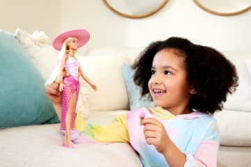 Muñeca Barbie Rubia Con Bañador Y Accesorios Playeros