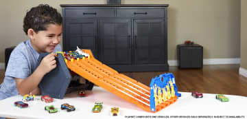 Hot Wheels Roll Out Raceway Track Set