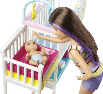 Muñecas y conjunto Nap ‘n' Nurture Nursery de Skipper Canguro de bebés de Barbie