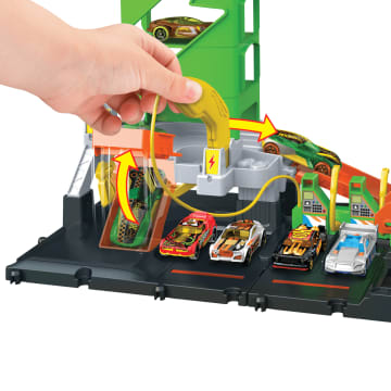 Πίστα Σταθμός Καυσίμων Hot Wheels Με Αυτοκινητάκι Κλίμακας 1:64