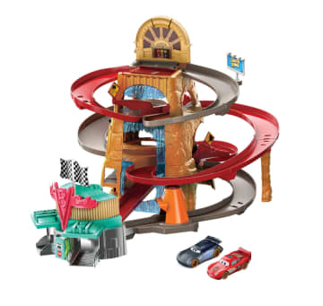 Disney Pixar Cars Conjunto de carreras en la montaña Radiador Springs