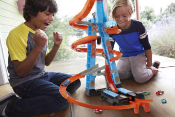 Hot Wheels Sky Crash Tower Track Set