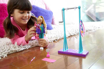 Muñeca y accesorios Team Stacie de Barbie