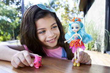 Enchantimals™ Popüler Karakter Bebekler - Staria Starfish™ ve Beamy™ Bebek