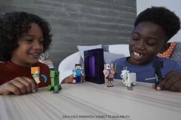 Minecraft Alex Build-A-Portal Figure