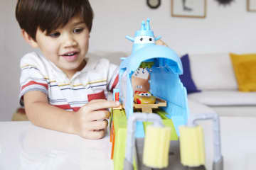 Disney and Pixar Cars Color Change Whale Car Wash Playset