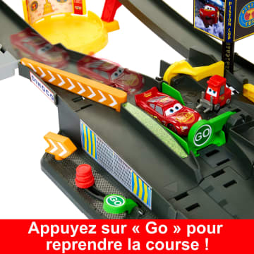 Disney · Pixar Cars-Circuit Course Piston Cup-Avec Voiture 1/55