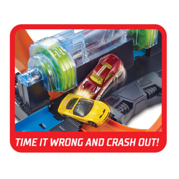 Hot Wheels Corkscrew Crash Track Set
