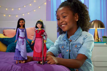 Disney Wish Fashion Doll Collection, Posable Fashion Doll And Accessories - Image 2 of 3