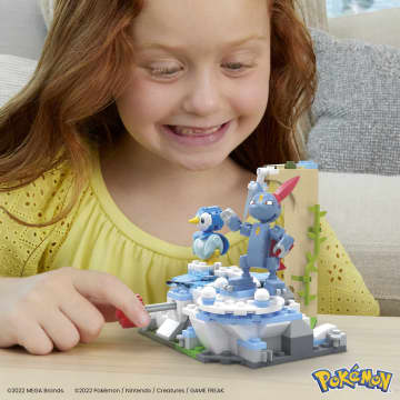 MEGA Pokémon™ Piplup ve Sneasel Kış Macerası Seti