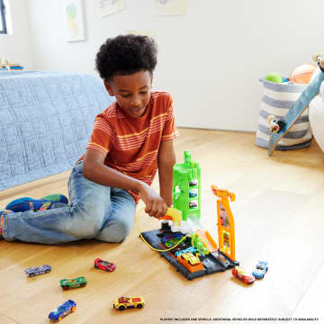 Πίστα Σταθμός Καυσίμων Hot Wheels Με Αυτοκινητάκι Κλίμακας 1:64