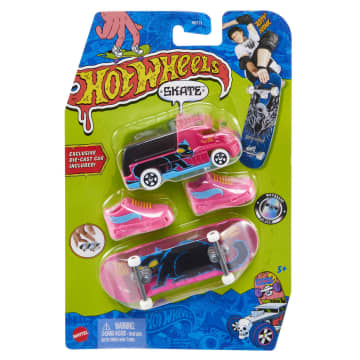 Hot Wheels Skate Set Da Collezione Assortimento Tony Hawk, Con Fingerboard, Scarpine Da Skate E Macchinina (Gli Stili Possono Variare)
