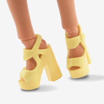 Barbie Looks 15 - Poupée Brune Avec Robe Midi Unie Color Block