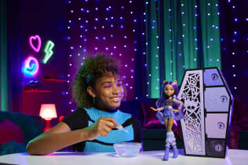 Monster High Pop, Clawdeen Wolf, Skulltimate Secrets: Fearidescent Serie