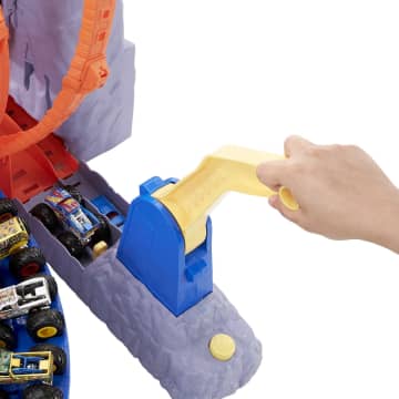 Набор игровой Hot Wheels Монстр-трак Вулкан Арена