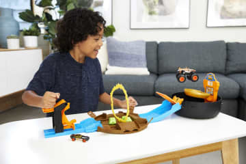 Hot Wheels Monster Trucks Rueda De Acrobacias