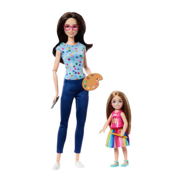 Barbie & Chelsea Δασκάλα Καλλιτεχνικών Με 2 Κούκλες, Κατοικίδιο & Αξεσουάρ, Μπλουζάκι Με Περιστρεφόμενη Φατσούλα
