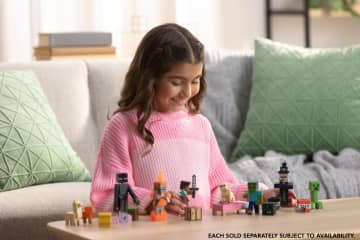 Minecraft Action Figures & Accessories Collection, 3.25-inch Scale & Pixelated Design (Characters May Vary)