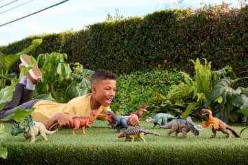 Figurine Dinosaure Jurassic World Rugissement Féroce – Mouvements D’Attaque Et Effets Sonores – Scan AR Inclus
