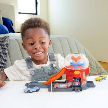 Hot Wheels City Pista de Brinquedo Loja de doces - Imagem 2 de 6