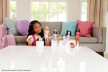 Barbie Fashion & Beauty Muñeca Looks Iguales Malibú y Perrito - Imagem 2 de 6