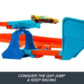 Hot Wheels Track Creator Boosted Jump Speedway Set With 1:64 Scale Toy Car & Motorized Booster