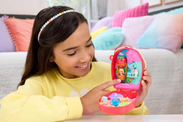ウォールナッツ フリル付きミニポシェット☆.*˚ POLLY POCKET Picnic Bunny Compact | Mattel