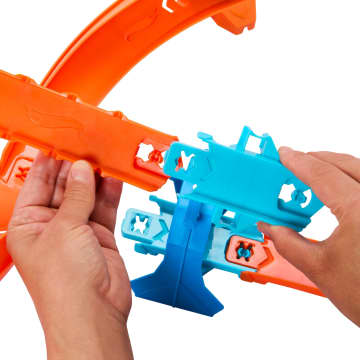 Hot Wheels Track Creator Boosted Jump Speedway Set With 1:64 Scale Toy Car & Motorized Booster