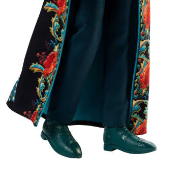 Universal Pictures’ Wicked: For Good The Wizard Fashion Doll With Movie-Inspired Outfit & Accessory - Imagem 5 de 6