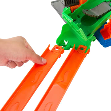 Hot Wheels Monster Trucks Pista de Brinquedo Tubarões vs. Dinossauros: Destruição do Dragão