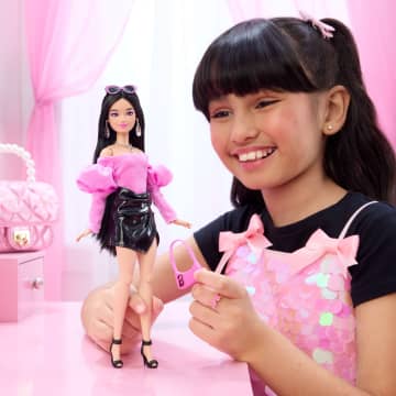 BARBIE DELUXE STYLE Doll | Mattel