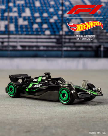 Hot Wheels 5-Pack Race Team, Set Of 5 Formula 1-Themed 1:64 Scale Die-Cast Toy Cars - Image 4 of 6