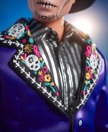 Barbie® Ken® Día de Muertos2023, Poupée Signature à Collectionner - Image 4 of 6