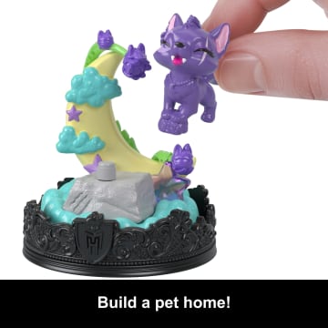 Monster High Pet Keychains, Animal Figures With Accessories And Buildable Terrarium - Imagen 4 de 6