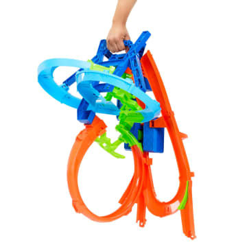 Hot Wheels Stunt Tracks Mid-Air Crash Playset With 1:64 Scale Die-Cast Toy Car & Motorized Booster - Image 6 of 6