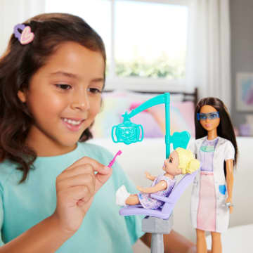 Barbie  Poupée Mode  dentiste, Brunette, Poupée enfant, Accessoires - Imagem 2 de 6