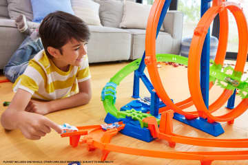 Hot Wheels Track Set With 5 Crash Zones, Motorized Booster And 1 Hot Wheels Car