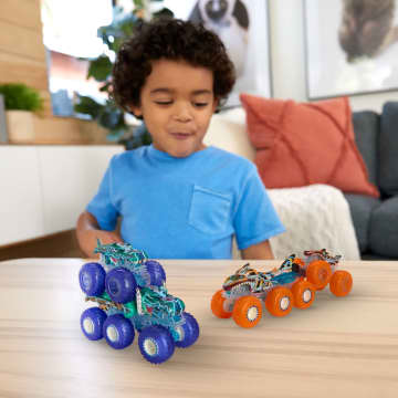 Hot Wheels Monster Trucks Power Smashers Toy Truck & Big Rig Multipack (4 Toy Trucks) - Imagen 2 de 6
