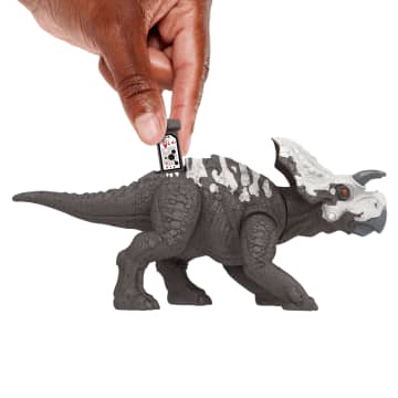 Jurassic World  Meute Dangereuse  Avacératops - Image 2 of 5