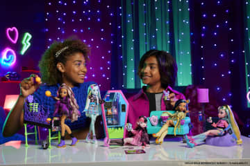 Monster High Student Lounge Playset, Furniture And Accessories - Image 2 of 6