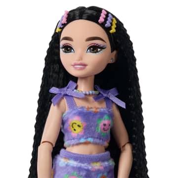 Barbie  Équipe de Rêve  Poupée  Renee Patins à Roulettes - Image 2 of 6