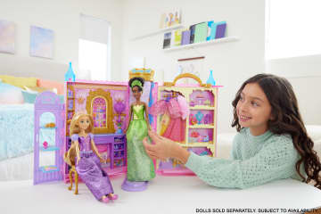 Disney Princess Ready For The Ball Closet With Fashions, Accessories, & Storage, Opens 2 Feet Wide - Imagem 2 de 6