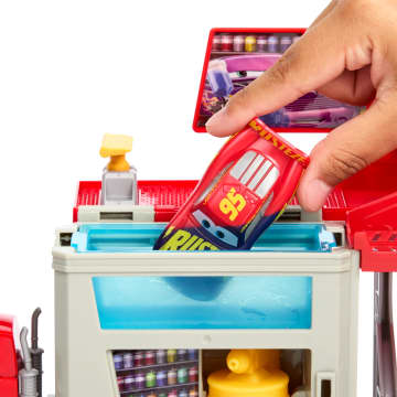 Cars de Disney y Pixar Color Changers Set de Juego Mack - Image 3 of 6