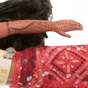 Disney Moana 2 Toys, Swimming Tautai Moana Fashion Doll With 2 Accessories & Color-Change Bodice