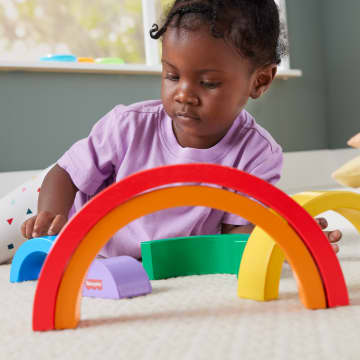 Fisher-Price  Arc-en-Ciel à Empiler en Bois, 6Éléments en Bois - Image 2 of 6
