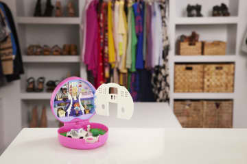 Polly Pocket Micro Dolls And Playset, Collector Clueless Compact With Toy Car, Hat And Phone Accessories