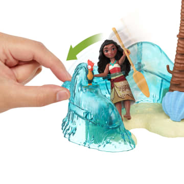 Disney Moana 2 Toys, Moana's Island Adventure Playset With 2 Small Dolls, 2 Friends & 8 Accessories