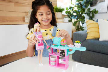 Barbie Florist Playset With Blonde Doll, Dough, Vases & More, Ages 3 & Up - Image 2 of 6