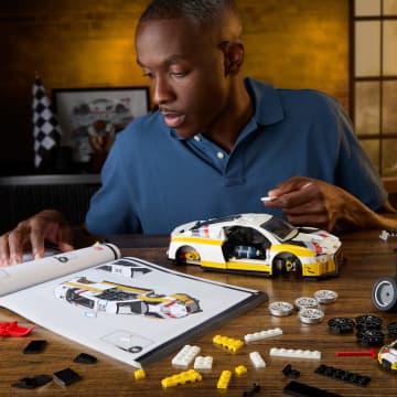 Mattel Brick Shop Hot Wheels Juguete de Construcción Elite ’15 Audi R8 LMS - Imagen 2 de 5