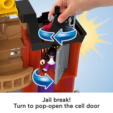 Imaginext DC Super Friends Crime Alley Playset With Batman & 4 Villain Figures - Image 4 of 6